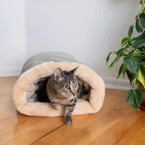 Warm Cat Sleeping Bag – Plush Self-Warming Bed for Cats
